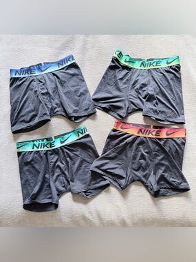 Nike Dri-FIT boxers 4 pack- size large youth